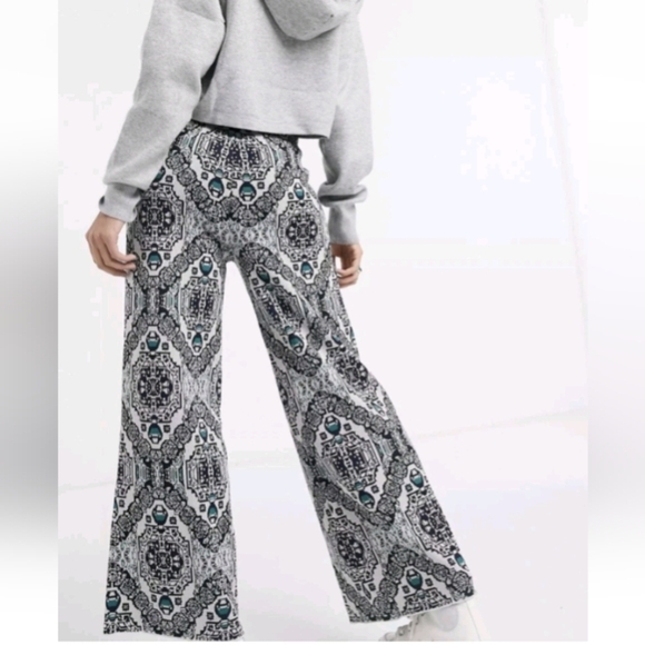 Free People Sun In The West knitted wide leg trousers in cream Blue Sz S - Picture 2 of 11